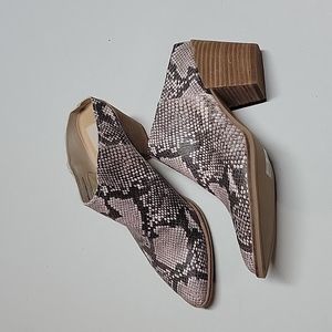 Dolce vita slip on snake skin boots size 9.5